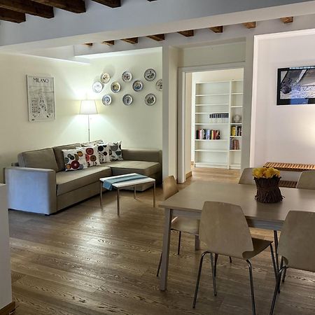 Joivy Cosy Ticinese Retreat 1-Bed Flat Near The Duomo Apartment Milan Luaran gambar